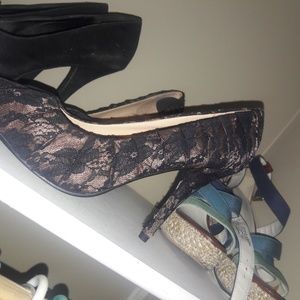 Lace pump